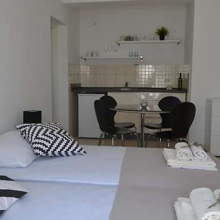 Black And White Spacious * Хвар