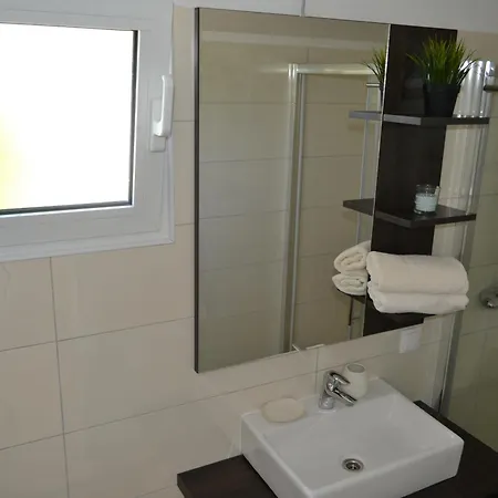 Apartment Black And White Spacious Hvar Town